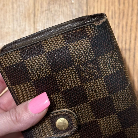 Louis Vuitton Damier Ebene Kiss Lock French Wallet and Box - Picture 7 of 12